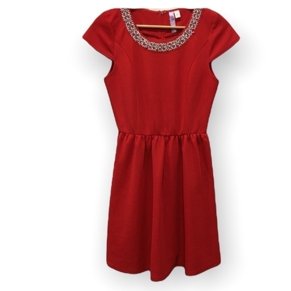 FRANCESCA’S Alya red dress pearl bling trim size medium - Picture 2 of 9